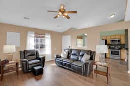 Spacious NE Columbia Home – Vaulted Ceilings & Outdoor Deck