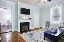 Walk to WB Stadium, Close to USC Campus & Downtown