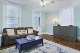 Walk to WB Stadium, Close to USC Campus & Downtown