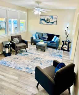 Renovated, Close To Everything, Covered Patio