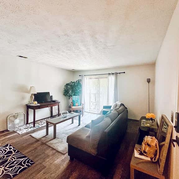 Quiet & Secure Stay in Gated Community - Image 1