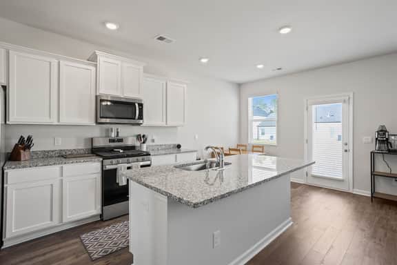 Newly Built Home Ideal for Mid-Term Stays Between Cities