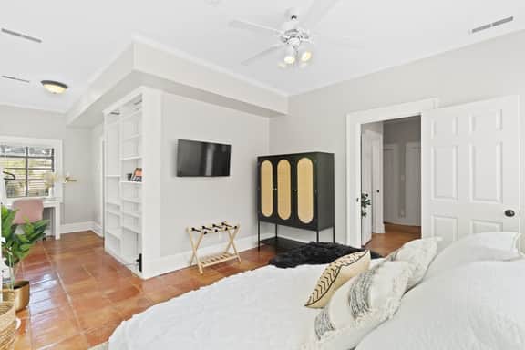 Stylish King Retreat Near 5 Points with Patio