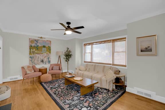 Mid-Term In Shandon, King, Office, Large Backyard