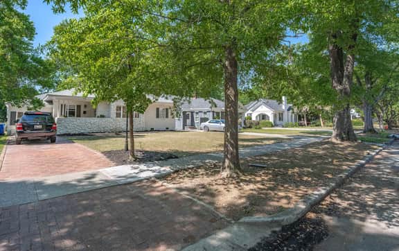 Mid-Term In Shandon, King, Office, Large Backyard