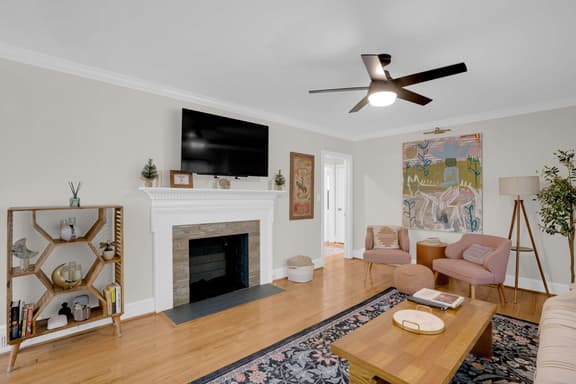 Mid-Term In Shandon, King, Office, Large Backyard